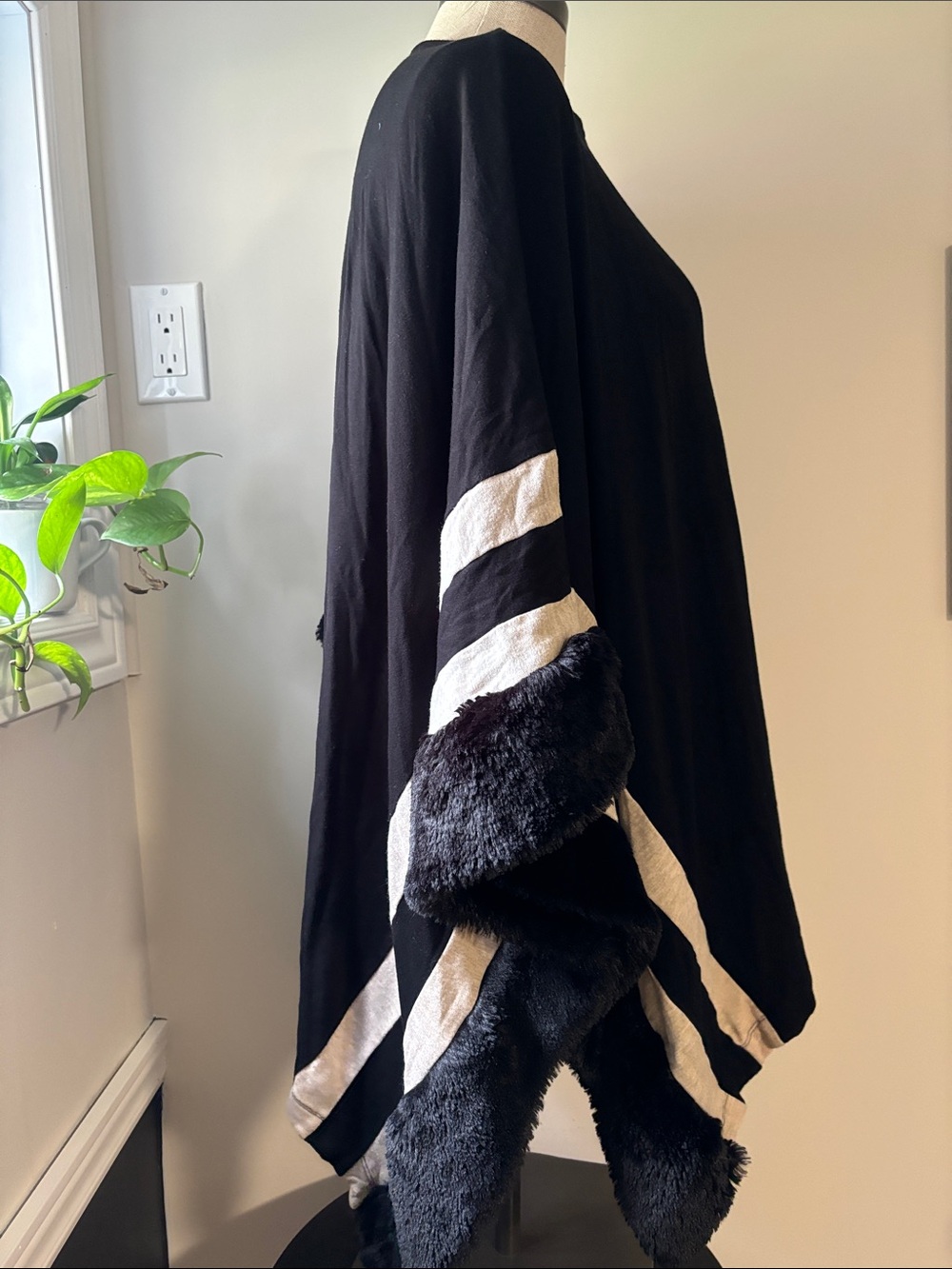SHANNON PASSERO sweater - Picture 5 of 6